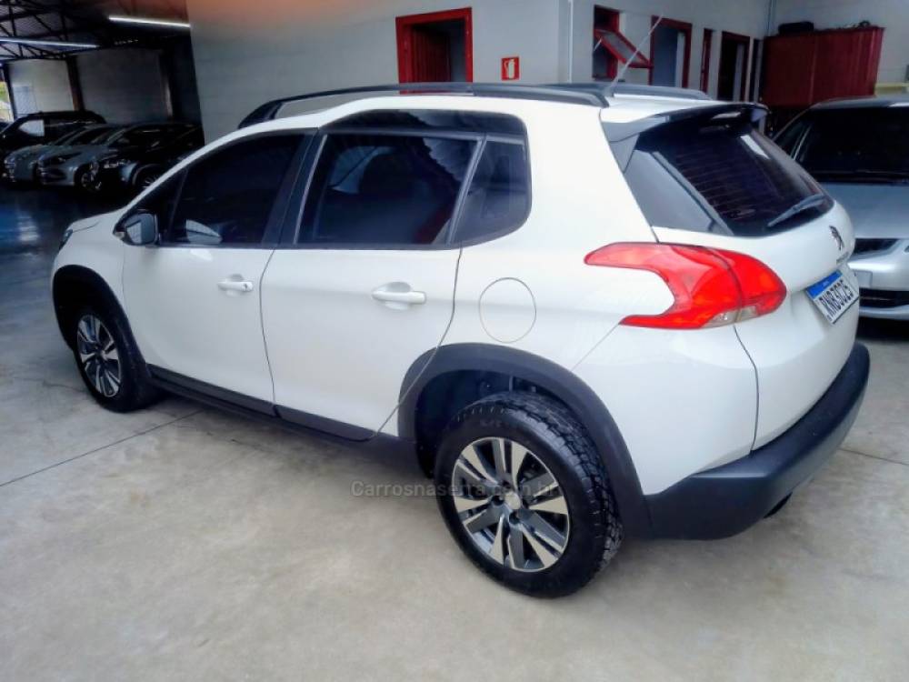 PEUGEOT - 2008 - 2021/2022 - Branca - R$ 69.900,00