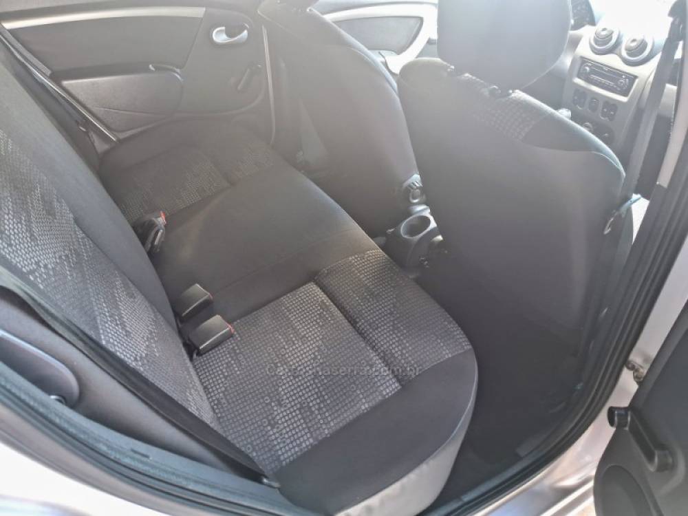 RENAULT - SANDERO - 2011/2011 - Prata - R$ 32.900,00