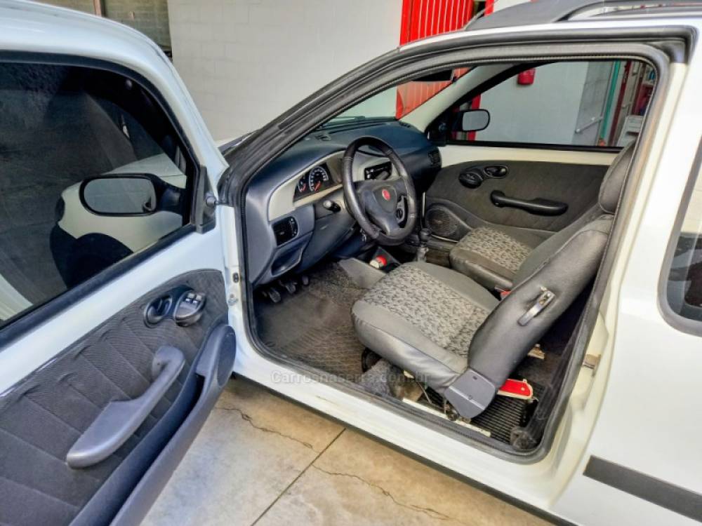 FIAT - STRADA - 2011/2012 - Branca - R$ 41.900,00