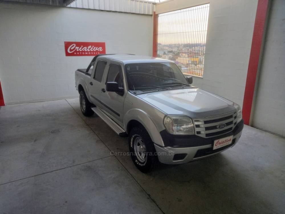 FORD - RANGER - 2010/2011 - Prata - R$ 77.900,00