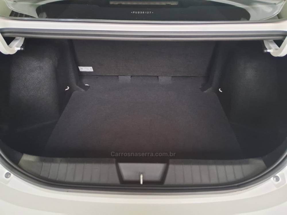 FIAT - CRONOS - 2022/2023 - Branca - R$ 83.900,00