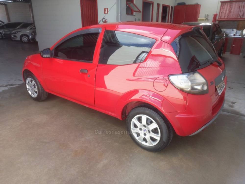 FORD - KA - 2012/2013 - Vermelha - R$ 27.900,00