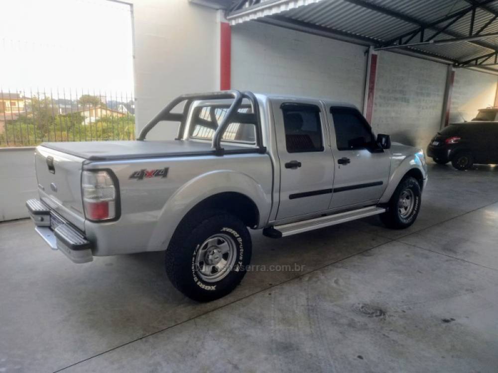 FORD - RANGER - 2010/2011 - Prata - R$ 77.900,00