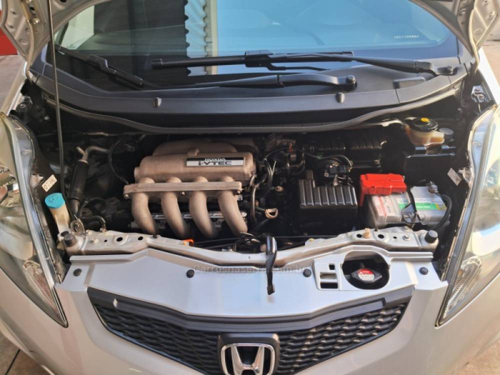 HONDA - FIT - 2011/2011 - Prata - R$ 41.900,00