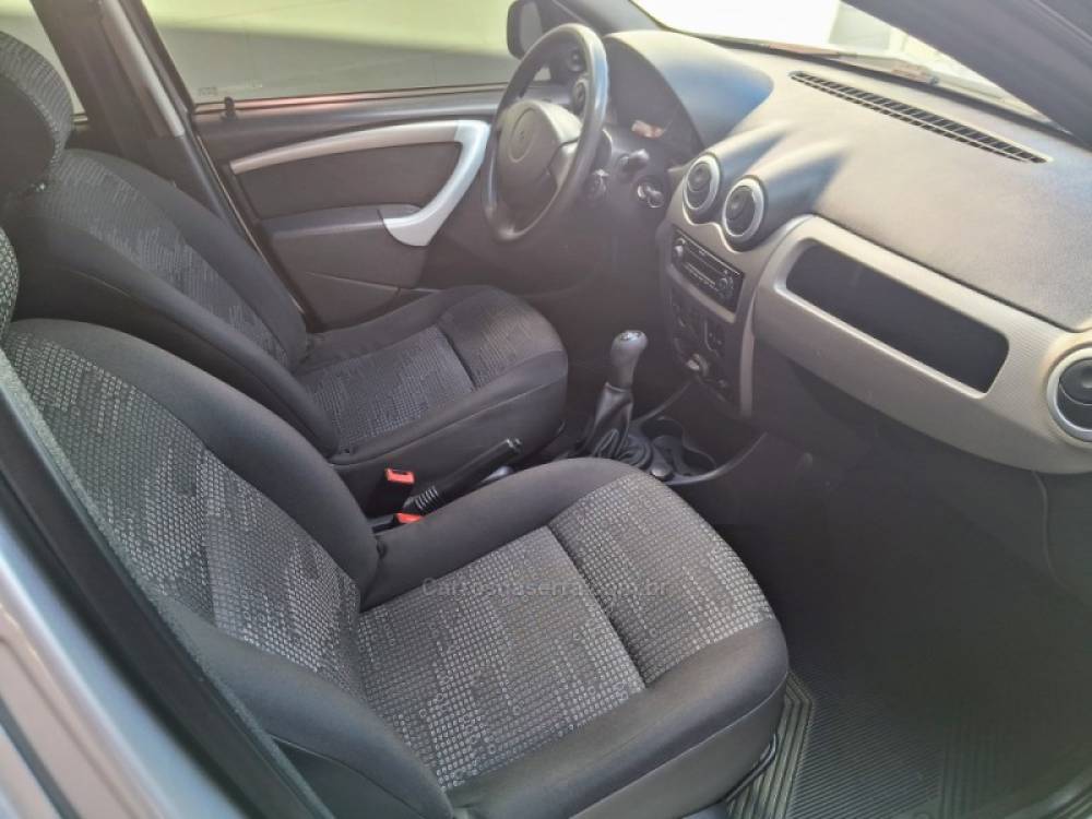 RENAULT - SANDERO - 2011/2011 - Prata - R$ 32.900,00