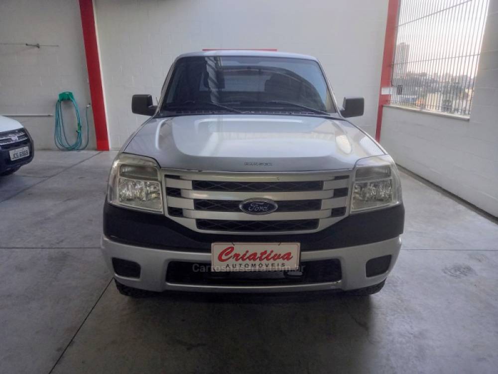 FORD - RANGER - 2010/2011 - Prata - R$ 77.900,00