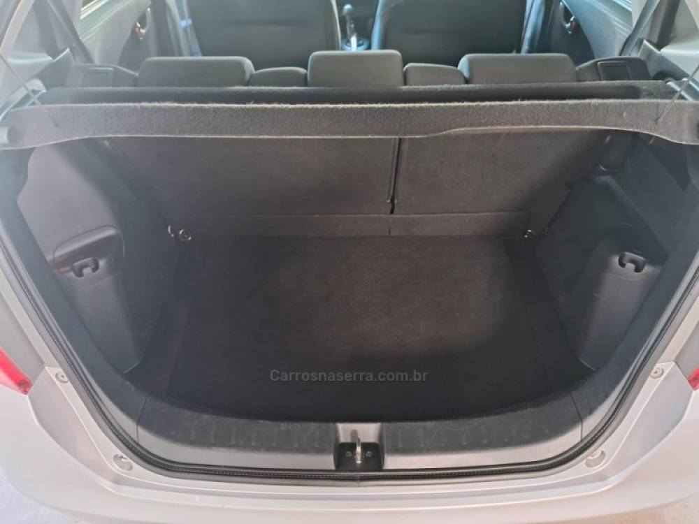 HONDA - FIT - 2011/2011 - Prata - R$ 41.900,00