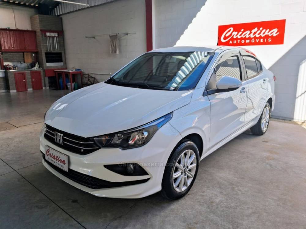 FIAT - CRONOS - 2022/2023 - Branca - R$ 83.900,00