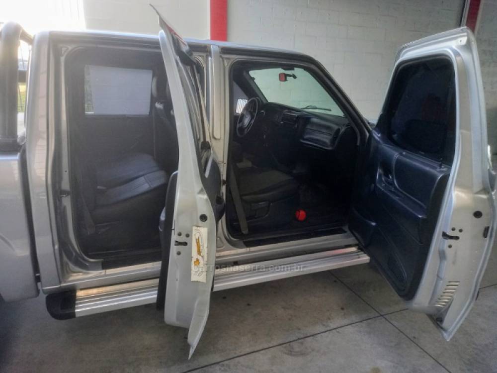 FORD - RANGER - 2010/2011 - Prata - R$ 77.900,00