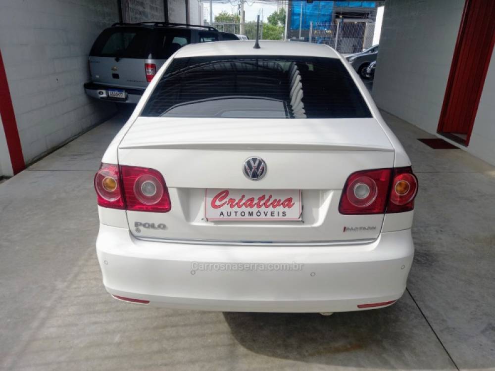 VOLKSWAGEN - POLO SEDAN - 2014/2014 - Branca - R$ 42.900,00