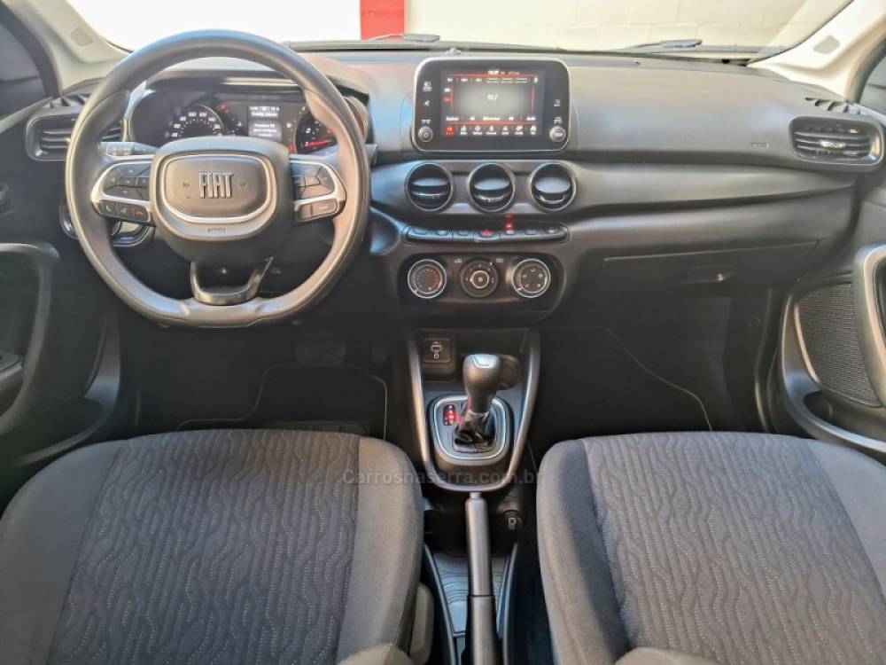 FIAT - CRONOS - 2022/2023 - Branca - R$ 83.900,00